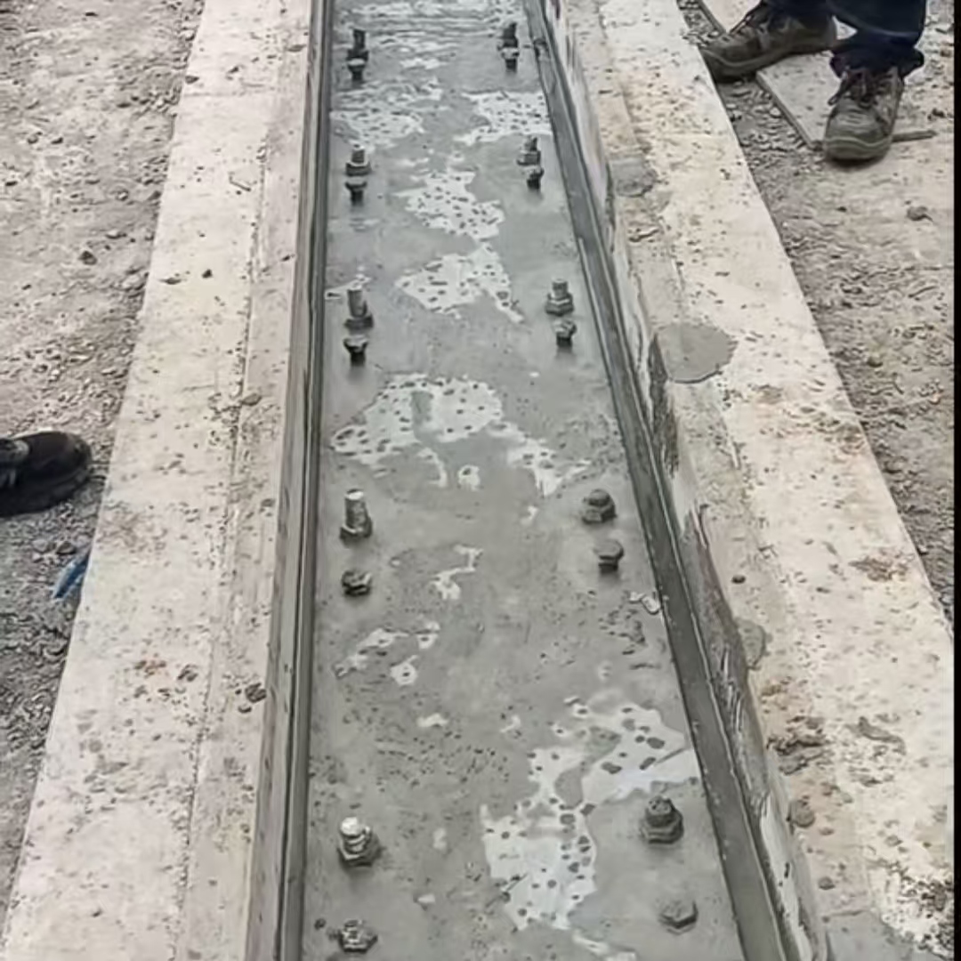 凌河港口码头起重机龙门吊重型机械设备稳固用早强快凝轨道胶泥